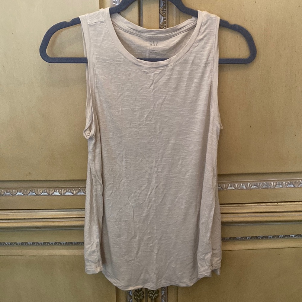 Gap shirt